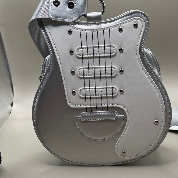 Rachel Zoe Beaded Bag Silver Guitar-Shaped Bag Decorative Crystal Headphones - Picture 4 of 10